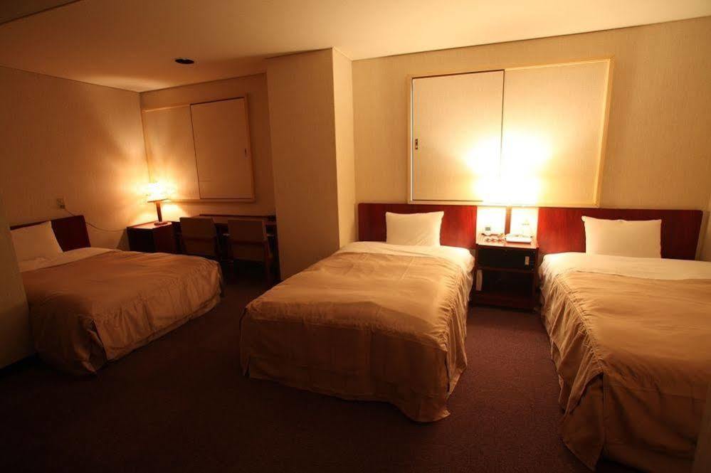 Miyakonojo Sun Plaza Hotel מראה חיצוני תמונה
